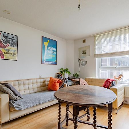 Characterful 1 Bedroom Flat Close To Dlr London Exterior photo