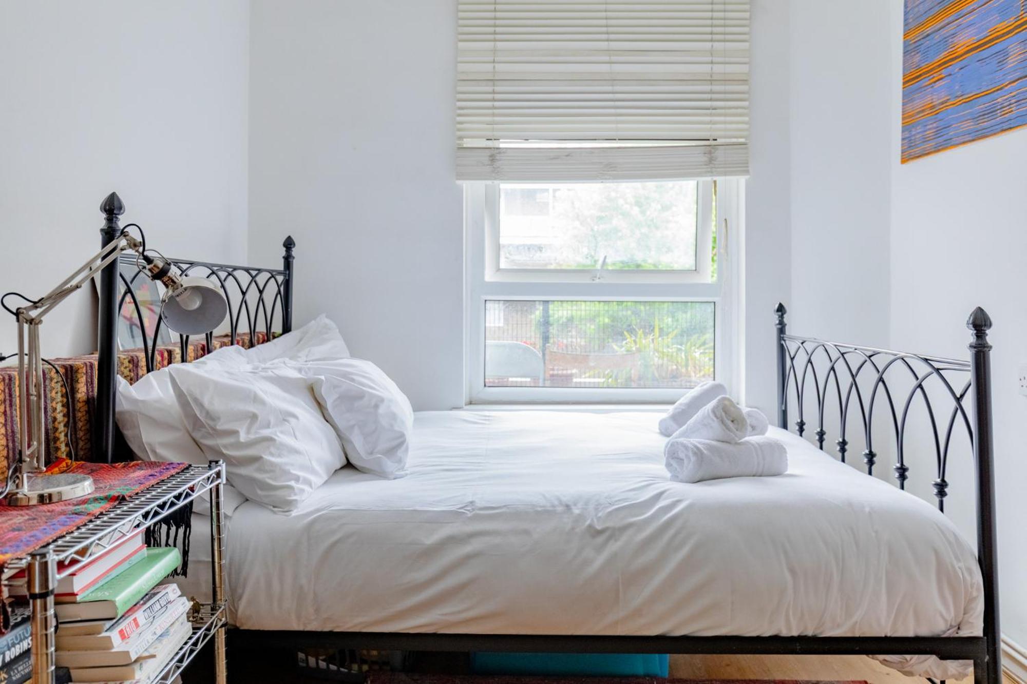 Characterful 1 Bedroom Flat Close To Dlr London Exterior photo